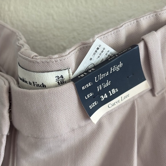 Abercrombie & Fitch Curve Love Ultra High Wide Leg Trouser - Picture 3 of 5